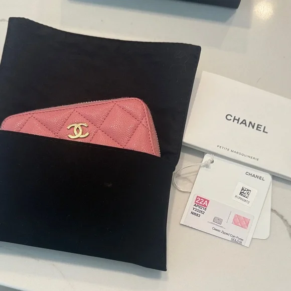 Chanel Quilted Pink Wallet with Gold Accents - Picture 9 of 9